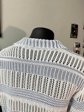 Polo Cruise Knit – Textura Listrada e Trama Respirável