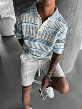 Polo Cruise Knit – Textura Listrada e Trama Respirável